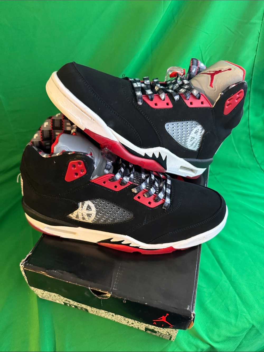 New! Rare! Air Jordan 5 Retro 'Quai 54' Friends & Family sneakers.